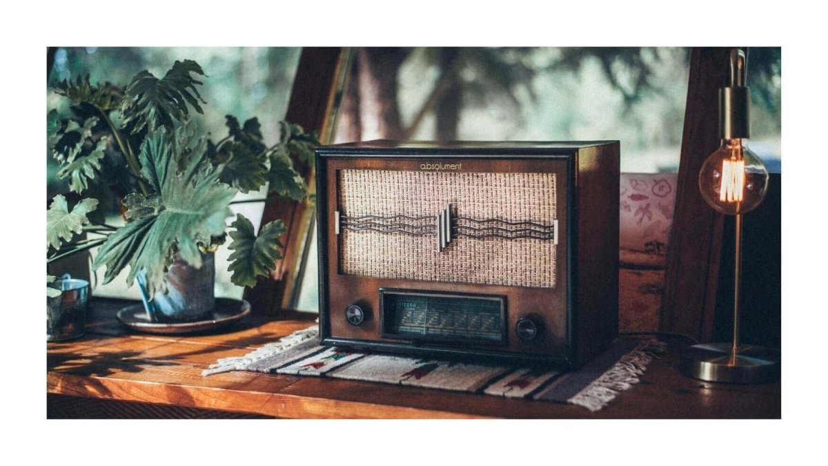 L'invention de la radio, une révolution de la communication. - A.bsolument - Enceintes puissantes et responsables primées